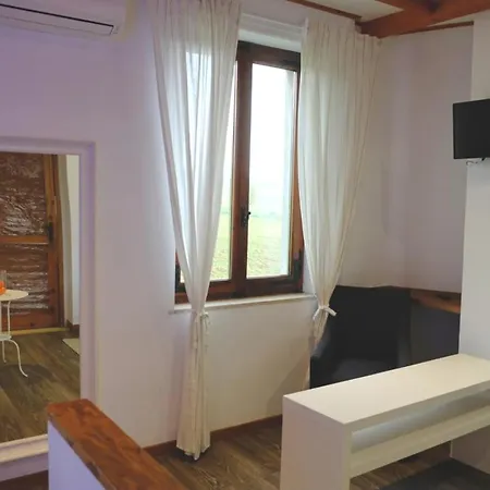 ホテル Torre Di Codana 3*